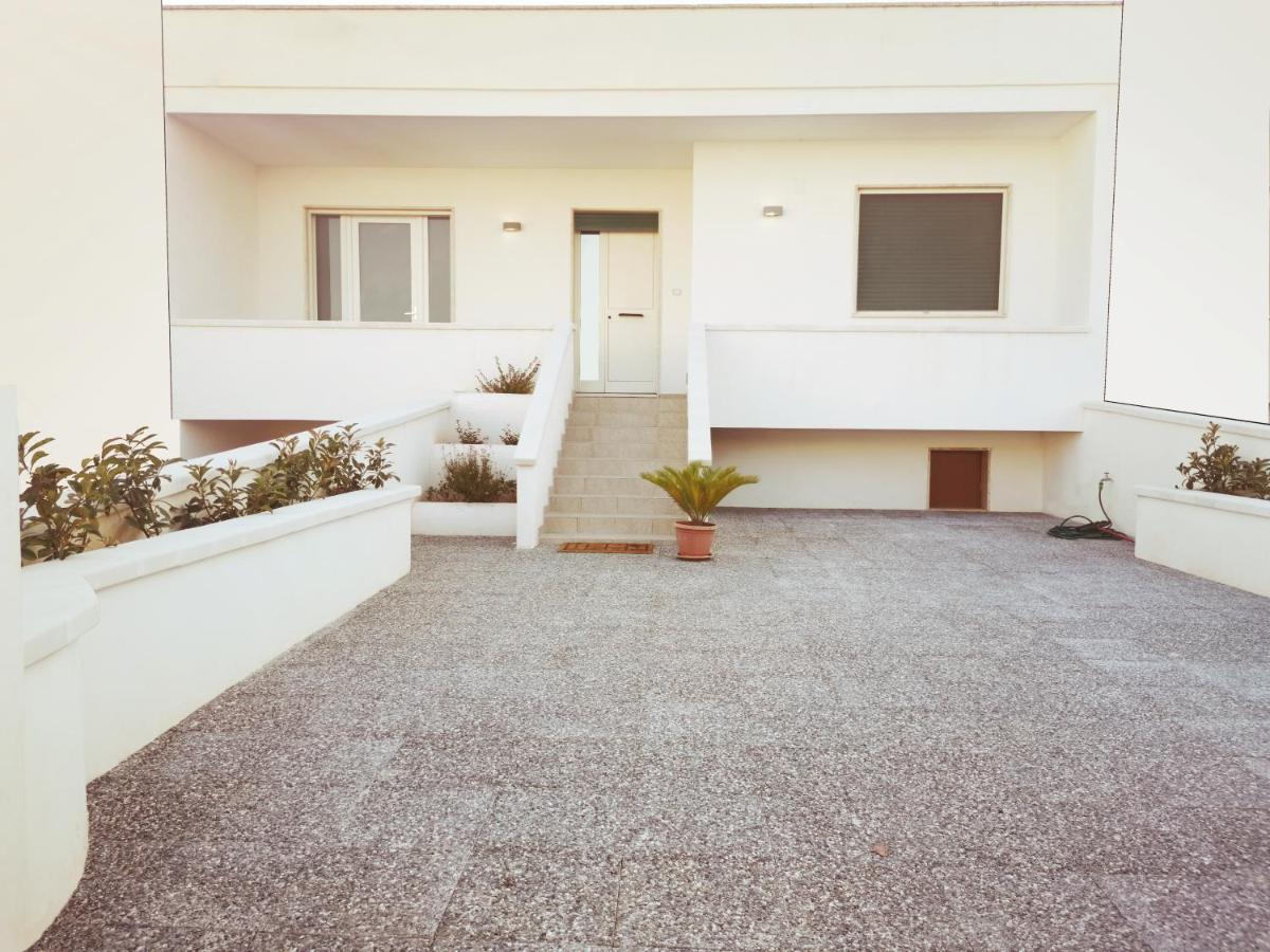 Hotel Via Alessandria Racale Exterior foto